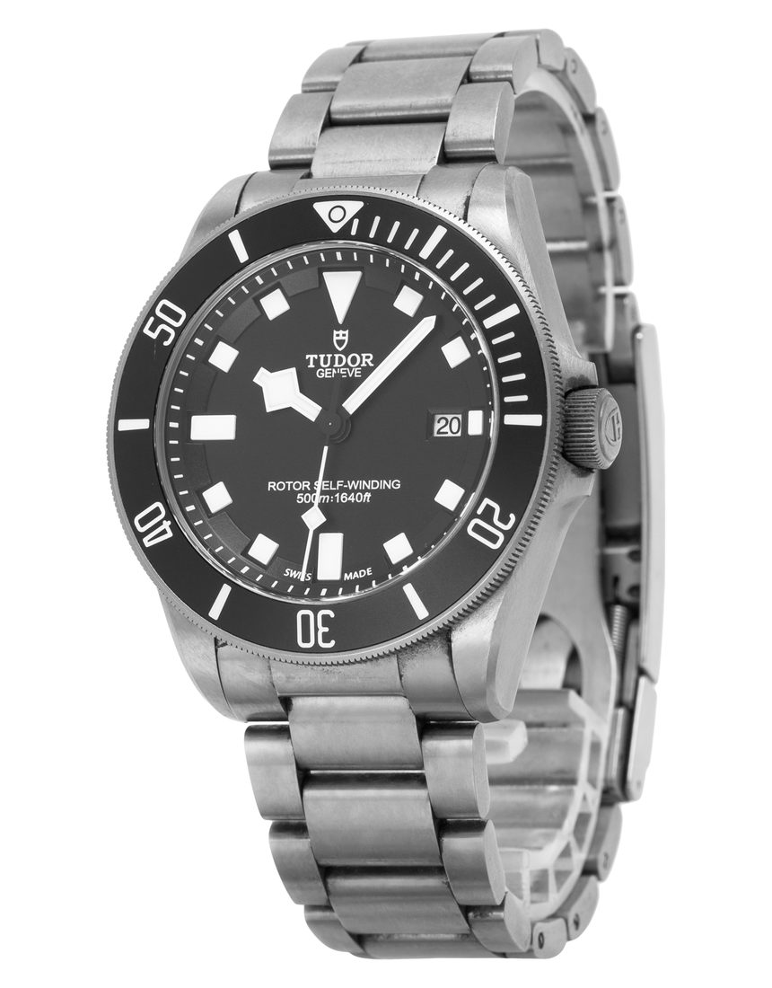 Tudor Pelagos 25500TN - 42 mm Titanium side
