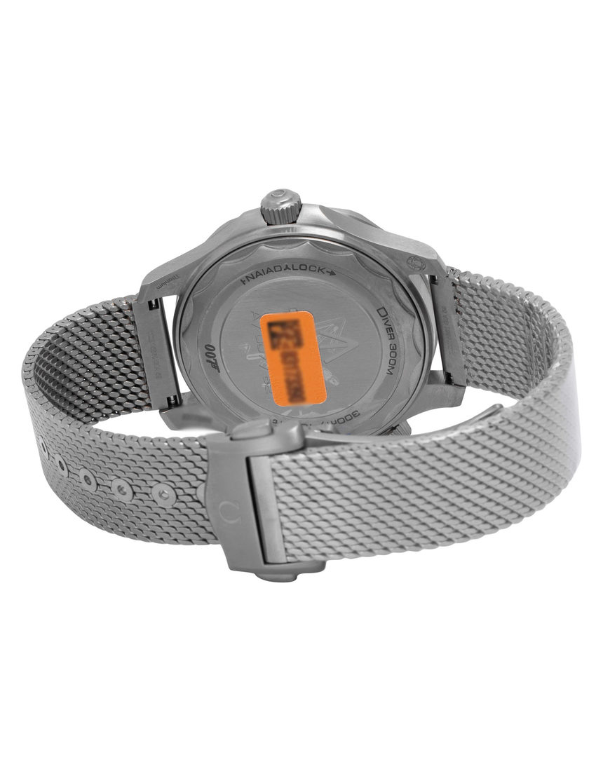 Omega Seamaster Diver 300M Co-Axial Master Chronometer 007 Edition 210.90.42.20.01.001 - 42 mm Titanium