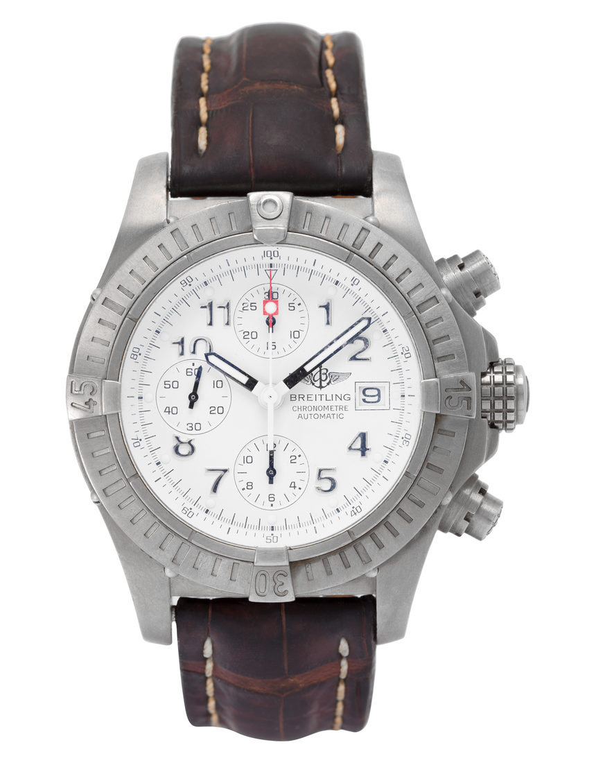 Breitling Chrono Avenger E13360 - 44 mm Leather back